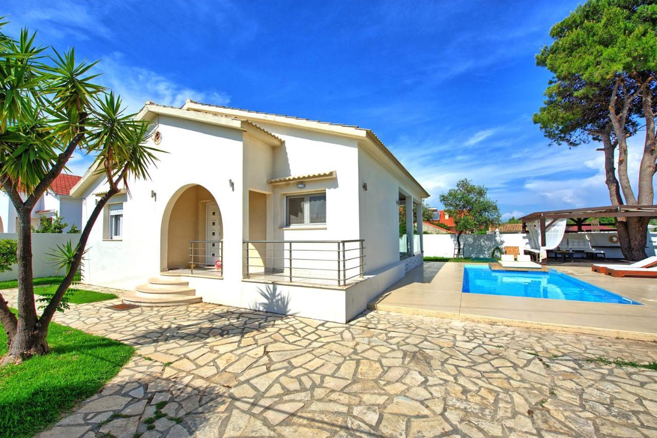 Beach Villa Christina By Posarellivillas Akharávi Eksteriør bilde