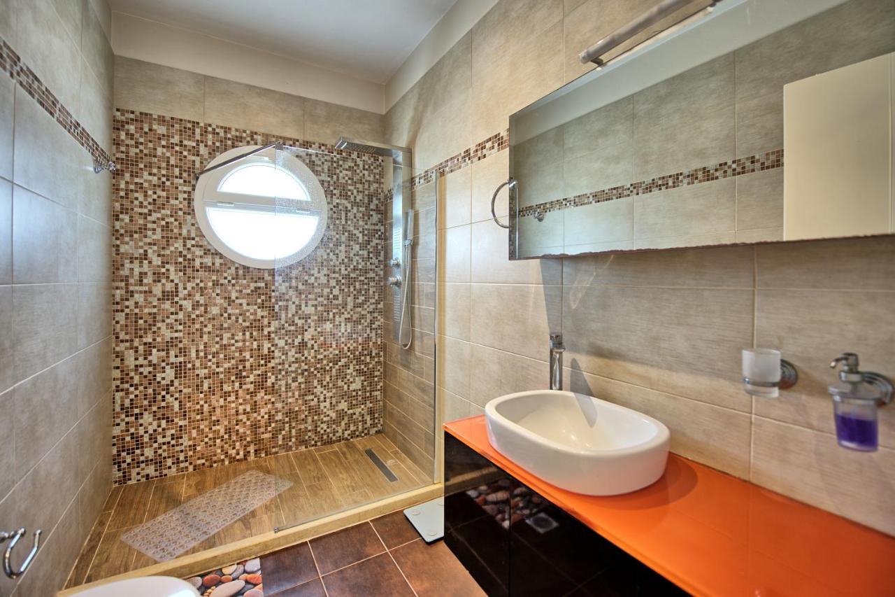 Beach Villa Christina By Posarellivillas Akharávi Eksteriør bilde