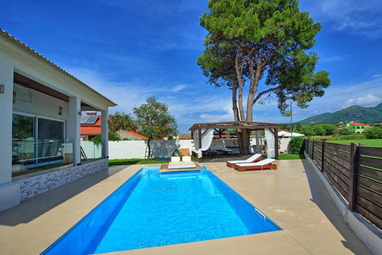 Beach Villa Christina By Posarellivillas Akharávi Eksteriør bilde